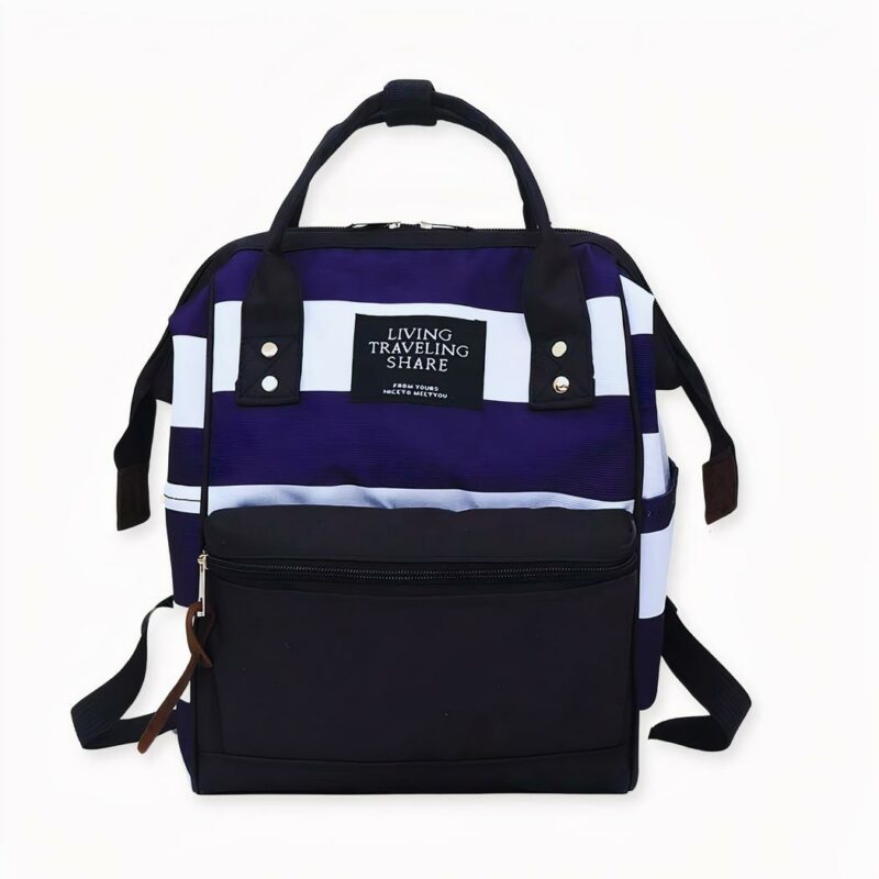 Esta preciosa mochila a rayas para mujer es perfecta para las amantes del estilo escandinavo. Con sus líneas minimalistas y su gran funcionalidad, es ideal para sus tareas escolares, sus viajes o incluso sus pequeñas excursiones. Puede llevarla sobre los hombros o a mano.