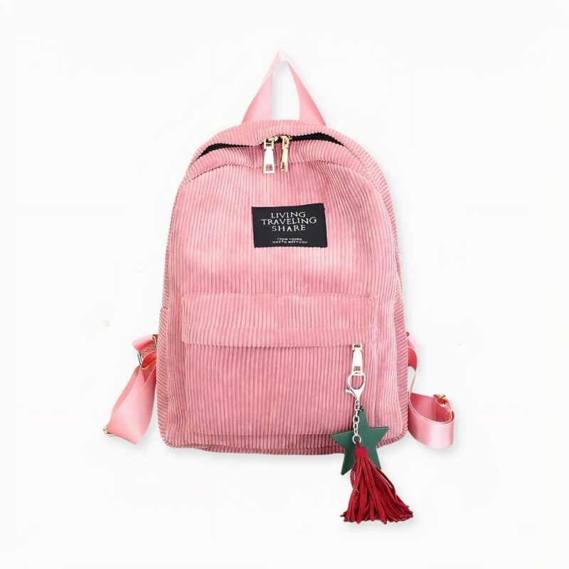 Descubra esta adorable y elegante mochila para mujer en terciopelo acanalado, y juegue la carta de la suavidad. Es tan práctica como cálida, por lo que lucirá femenina todos los días. Agradable al tacto y a la vista, ¡no querrá estar sin ella! Llavero suministrado.