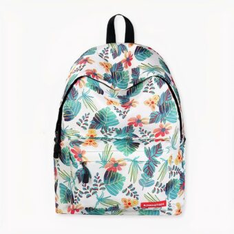Una mochila estampada con motivos de hojas tropicales. Una mochila escolar o de viaje con tirantes ajustables que se adapta tanto a niños como a adultos.