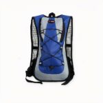 Esta mochila de hidratación para senderismo contiene una bolsa de agua de 2 litros. Así siempre tendrá algo para hidratarse cuando vaya de excursión o en bicicleta. La bolsa por sí sola tiene una capacidad de 5 litros.