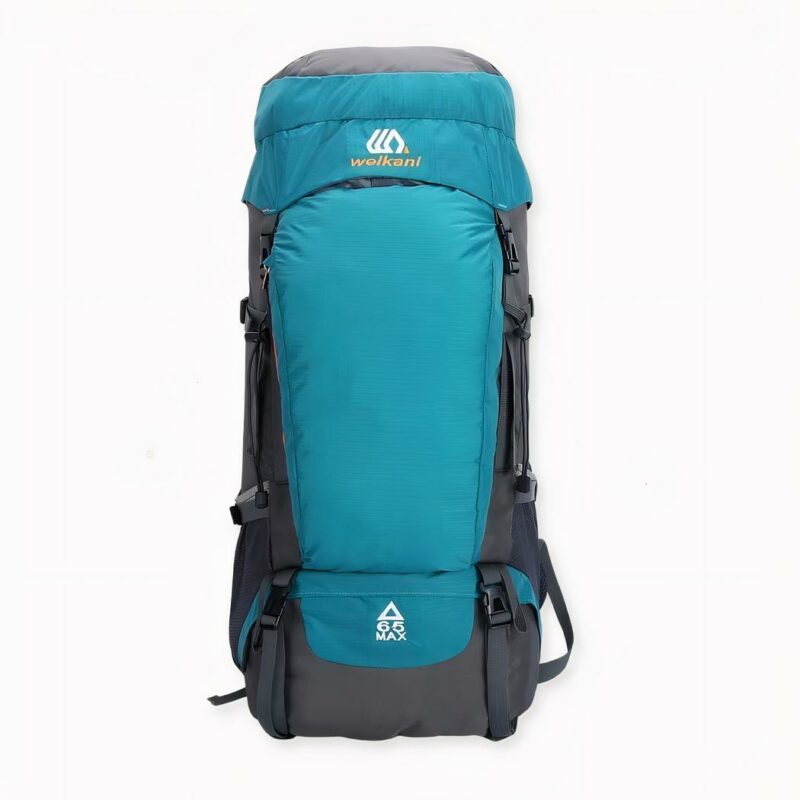 Esta mochila de senderismo tiene una capacidad de 65 litros. Ideal para acampar o dar largos paseos, podrá llevar consigo todo lo que necesite, y además es resistente al agua. Práctica, transpirable y cómoda, esta mochila se convertirá en su mejor aliada en la naturaleza.