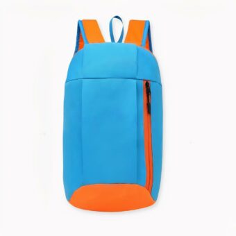 Esta mochila ultraligera para mujer es impermeable. Esta bonita bolsa de nailon es ideal para mujeres, hombres y niños por igual, y viene en una gama de colores que se adapta a toda la familia.