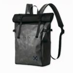 Una mochila moderna y de diseño para el uso diario. Esta mochila es impermeable y está fabricada en PVC. Es ideal para la escuela, el trabajo o un paseo por la naturaleza o en bicicleta.