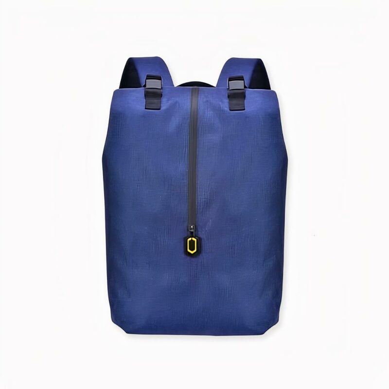 Sac_à_dos_homme_zip_avant_2 Mochila de hombre con cremallera frontal azul, de buena calidad y muy actual.
