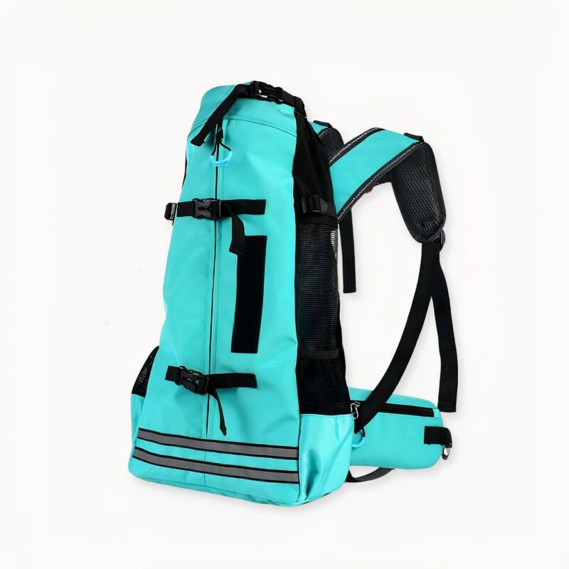 Ahora su perro grande puede acompañarle en esos cortos paseos de fin de semana. Lleve a su bulldog o golden retriever donde quiera con esta gran mochila transpirable para perros de compañía. Ajustable y práctica, esta mochila transpirable para perros grandes hará que sus salidas sean más agradables.