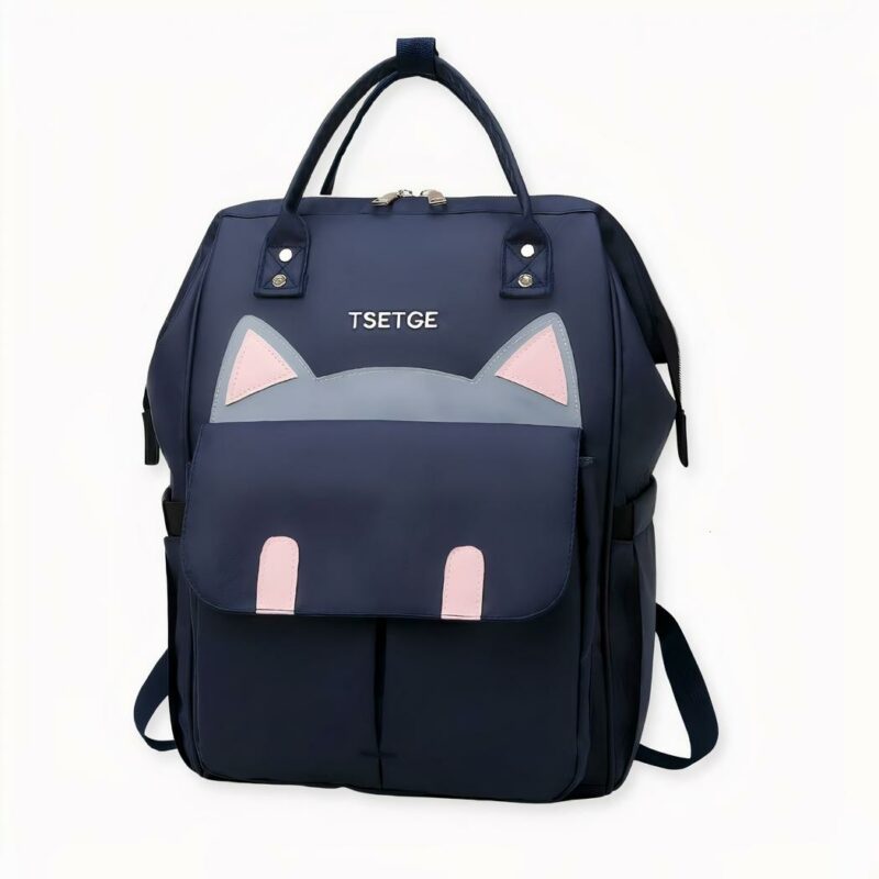 Una elegante y original bolsa cambiador con motivos de gatos para las mamás que viajan mucho con su bebé. Esta mochila le permitirá llevar las cosas de su pequeño sin ocupar demasiado espacio ni comprometer su look.