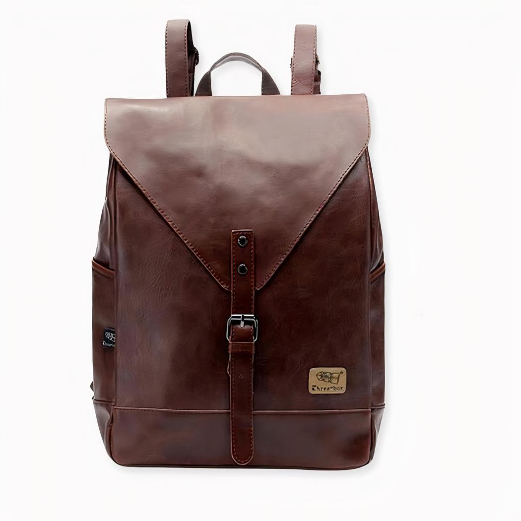 Una elegante mochila de piel sintética que le encantará llevar todos los días. Su compartimento tiene capacidad para un buen número de objetos. Por ejemplo, podrá guardar en ella sus documentos y su ordenador. Esta mochila impermeable y resistente la protegerá de los golpes y la lluvia.
