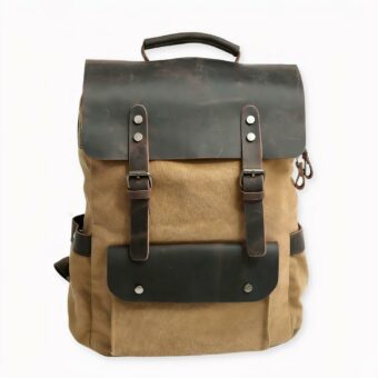 Nuestra nueva mochila escolar retro es el resultado de un amor por el diseño que comienza con el deseo de viajar y la fascinación por el pasado. Esta mochila está hecha principalmente de lona, con un forro de piel sintética de alta calidad en la parte delantera. En su interior encontrará compartimentos para su ordenador portátil y otros accesorios, mientras que en la parte delantera hay un gran bolsillo exterior.