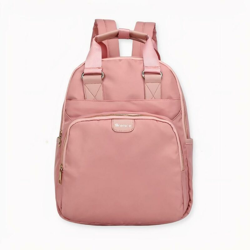 Una mochila para mamá bonita, compacta y multifuncional. ¿Sale de paseo con su bebé? Esta bolsa cambiador le permite llevar consigo la ropa, los biberones, los pañales, etc. de su bebé. Pero también puede utilizarla en el día a día para llevar el ordenador, el smartphone y otros objetos esenciales.