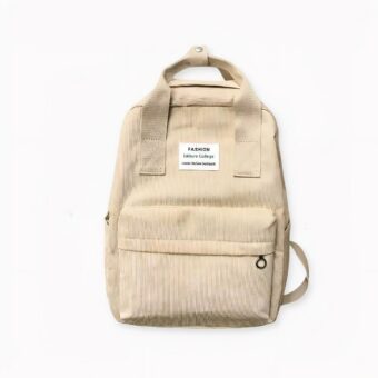 Una mochila para mujer en un color liso con un diseño sobrio y refinado. Lleve esta mochila de pana para añadir un toque de elegancia a su look. Le encantará la suavidad y calidez de esta moderna mochila de invierno. Elija el color que más le convenga y lleve sus cosas con estilo a la escuela o a la oficina.