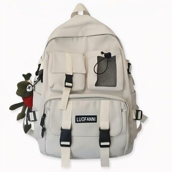 Moderna mochila de viaje blanca con peluche colgante. Buena calidad y muy a la moda.