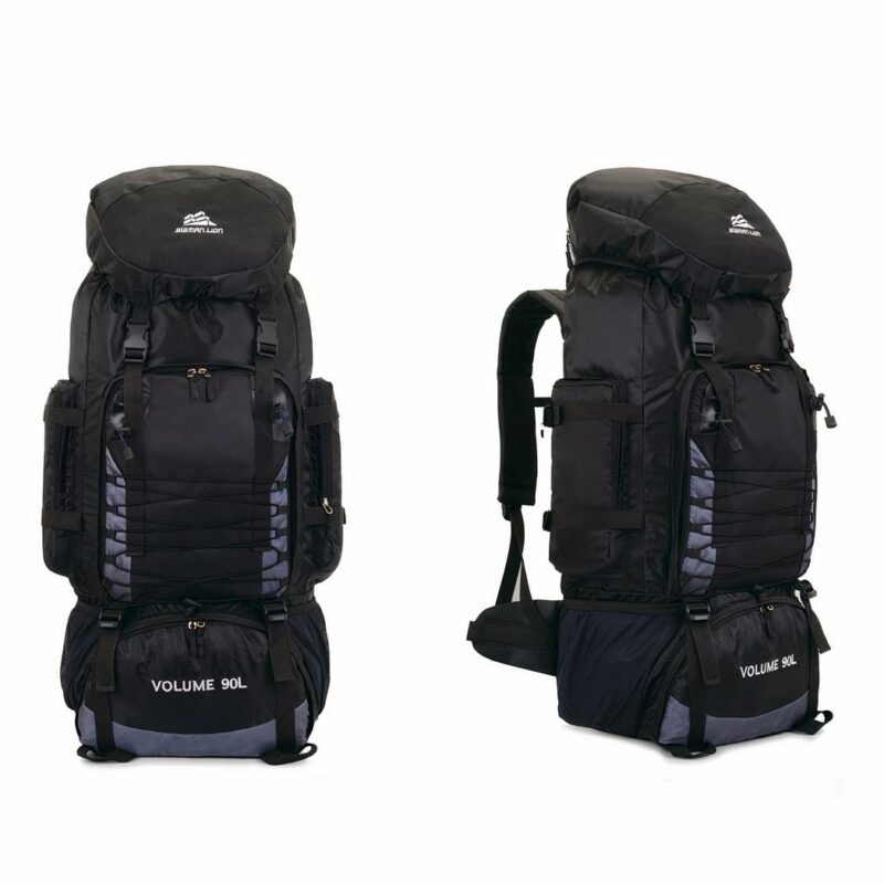 Mochila de senderismo negra muy grande con fondo blanco