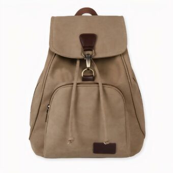 Esta mochila de lona aportará un aire vintage a su look, ¡al tiempo que le ofrece un amplio espacio de almacenamiento para todas sus cosas! En un color liso, es fácil de combinar con sus conjuntos. Disponible en azul, negro, blanco, verde, marrón, beige y morado, lo más difícil será elegir..