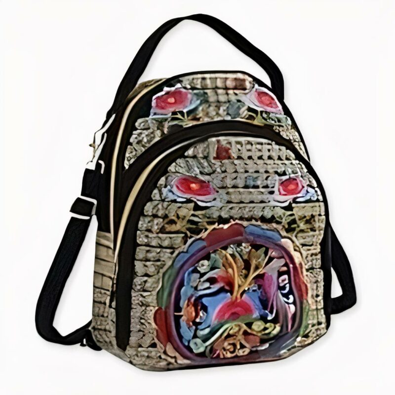 Esta bonita mochila bordada con un toque vintage añadirá un toque de flores de época a sus looks, ¡haciéndolos frescos y perfectos para el verano! Disponible en cuatro colores, esta bolsa única será sin duda la envidia de todos a su alrededor.