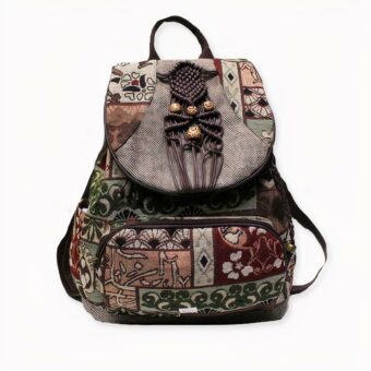 ¿Le encanta el estilo vintage? Entonces le encantará esta mochila vintage. Con su motivo étnico hecho a mano, es única y original. Le encantará llevarla en sus viajes diarios. Esta mochila étnica le aportará carácter, originalidad y encanto.