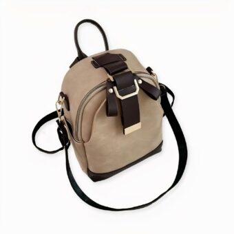 Nuestra lujosa mochila vintage de cuero PU es una pieza de moda intemporal y única.