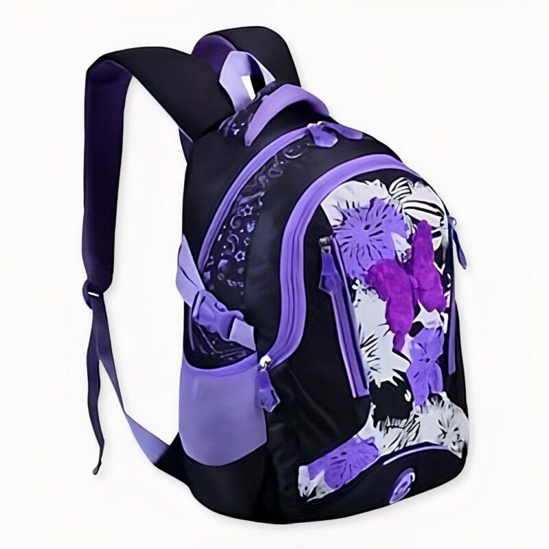 Colorida mochila de niña con motivos de mariposas moradas y negras. Buena calidad y muy a la moda.