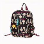 Mochila de niña con estampado de dibujos animados. Buena calidad y muy práctica.