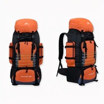 Mochila de senderismo naranja muy grande con fondo blanco