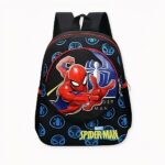 Bonita y colorida mochila de Spiderman en negro, de buena calidad y muy de moda.