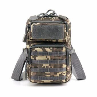 Bolso táctico con cinturón multicolor y fondo blanco