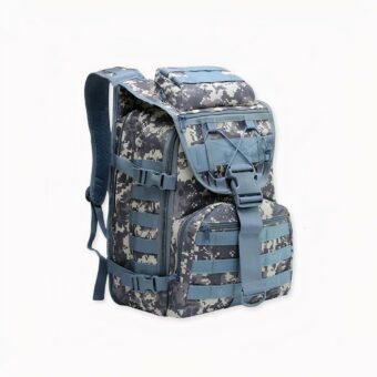 Descubra esta mochila militar para realizar con éxito sus excursiones al aire libre.  Fabricada en nailon, es resistente y ligera, para una mayor agilidad y facilidad de uso. Dispone de un compartimento para su portátil y mucho espacio de almacenamiento.