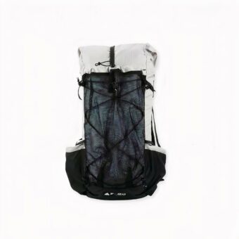 Descubra esta mochila de esquí de travesía para sus fines de semana en la montaña con una capacidad de 40 L y 16 L adicionales con su bolsillo exterior. Otros numerosos compartimentos en la sección impermeable de esta mochila le permitirán llevar absolutamente todo consigo para sus días de esquí, snowboard o senderismo en la montaña.