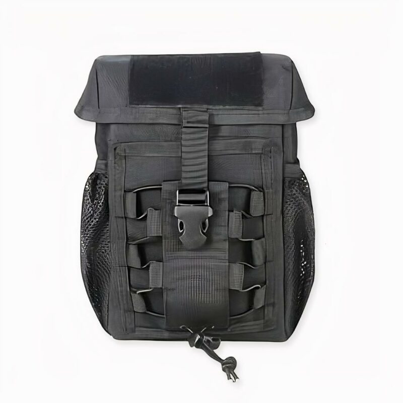 Bolso militar blando gris con fondo blanco