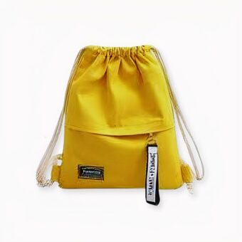 Esta mochila es perfecta para la mujer profesional que desea una forma elegante y práctica de llevar sus pertenencias. Los colores sólidos son atemporales y versátiles, mientras que los detalles coloridos hacen que esta mochila destaque entre la multitud. Tanto si se dirige al trabajo como de vacaciones, esta mochila de lona le ayudará a lucir su mejor aspecto.