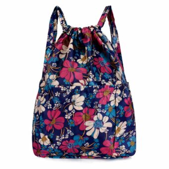 Mochila vintage de gran capacidad con cordón en multicolor con fondo blanco