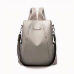 Descubra esta magnífica mochila impermeable antirrobo de estilo moderno. Le dará un elegante aspecto urbano. Le encantará su practicidad, con espacio suficiente para un ordenador portátil. ¡Esta mochila será su compañera diaria allá donde vaya!