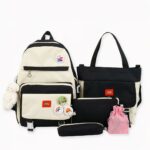 Elija esta mochila bicolor para mujeres o adolescentes. Le encantará llevarla consigo allá donde vaya. Esta mochila de lona y poliéster sublimará su look con su inscripción elegante y glamurosa. Llévela al trabajo, a la universidad o incluso de viaje. Su gran compartimento y sus múltiples bolsillos harán que llevar sus cosas sea coser y cantar.