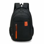 Mochila escolar ergonómica para niños en negro con fondo blanco
