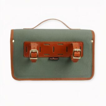 Bolsa de manillar plegable para bicicleta o moto con fondo gris claro.