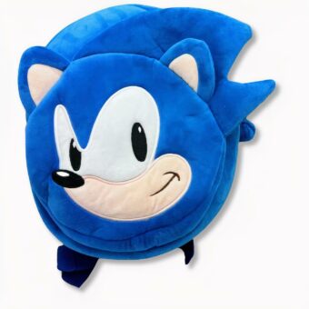 Mochila azul con Sonic, con cabeza de erizo, sobre fondo gris claro