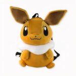Le encantará esta mochila Pokémon Evoli de felpa: su hijo estará encantado de tenerla como compañera. Con su simpático aspecto y su suave felpa, será ideal para llevar las pequeñas necesidades del día a día. Anime a su hijo a ir de aventuras como Sacha y sus fieles amigos.