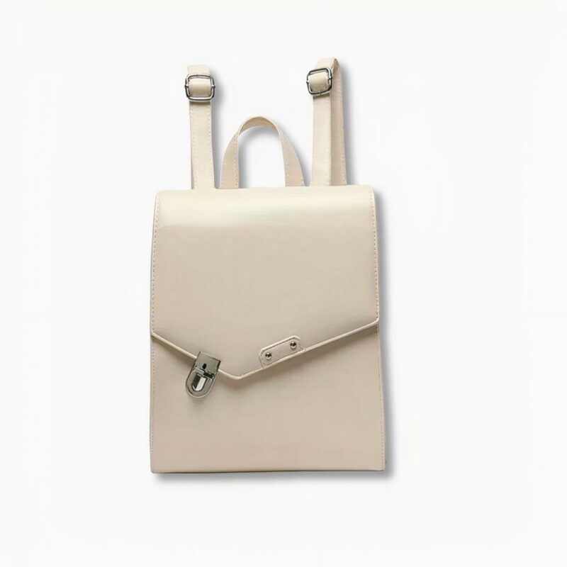 IMG_sac_dos_cartable_chic_presentation.jpeg Mochila blanca tipo sobre para mujer, sobre fondo gris claro