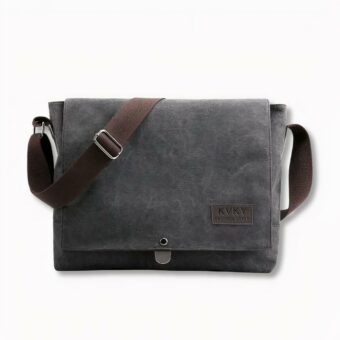 Bandolera de lona gris oscuro para hombre, sobre fondo gris claro