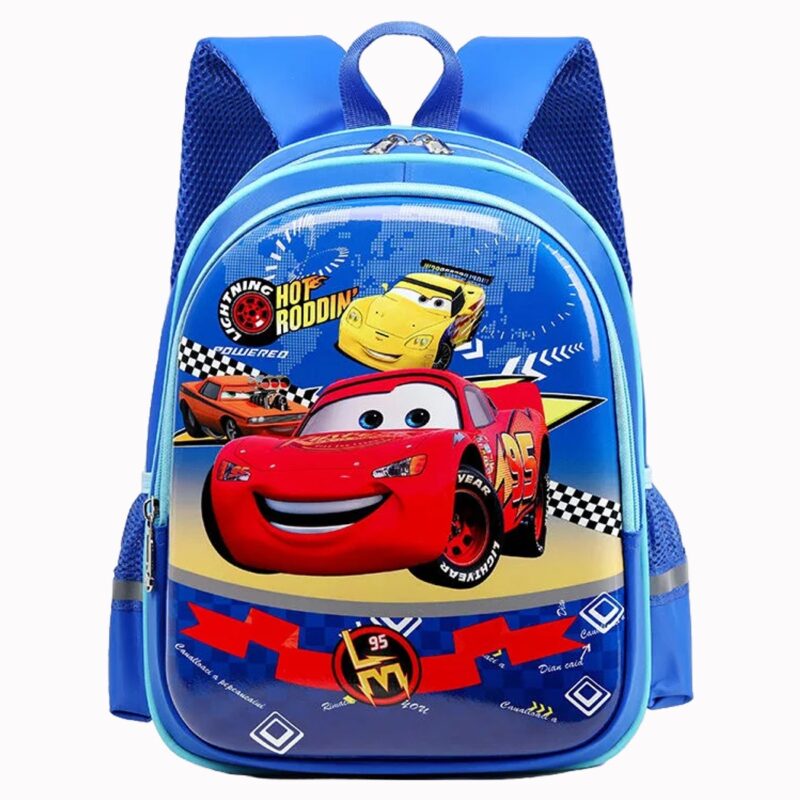 Offrez à votre enfant ce sac à dos Cars aux couleurs de Flash McQueen, taillé pour l'école maternelle. Léger et confortable, il accompagne les journées de classe avec l'énergie du champion préféré des petits garçons. Zip robuste, coloris vifs, format pratique pour le cartable du quotidien.