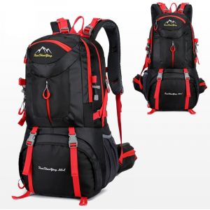 Gran mochila impermeable negra y roja con fondo blanco